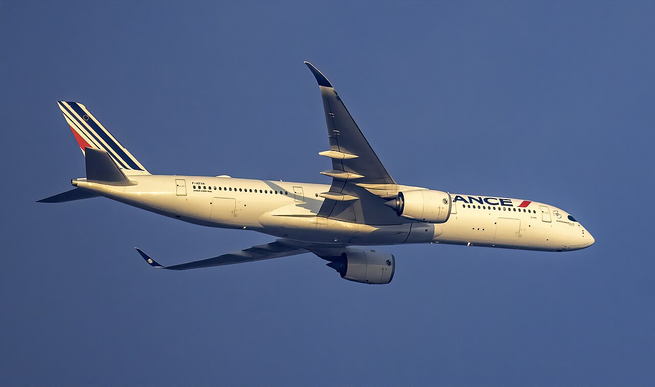 飞行中的法国航空空客 A350-900