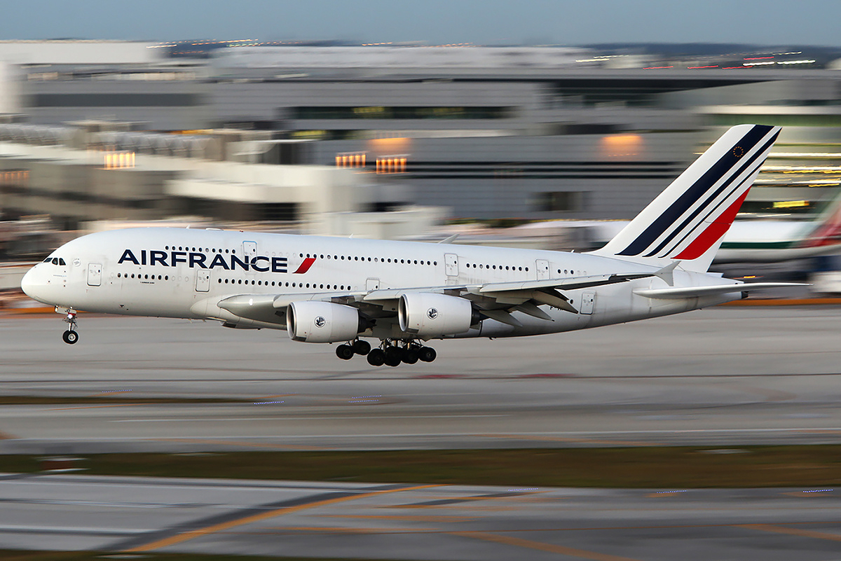 正在降落的法国航空空客 A380